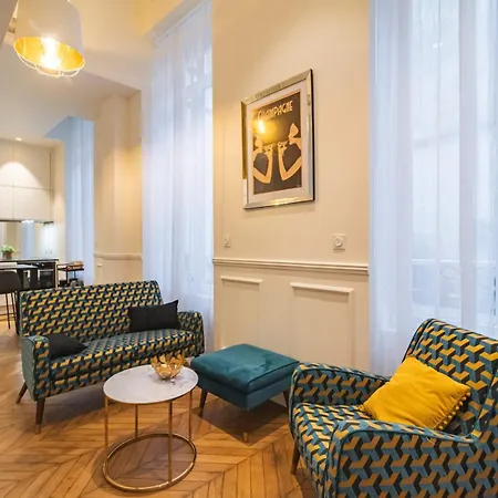 Apartment Charmant Studio Hypercentre Reims